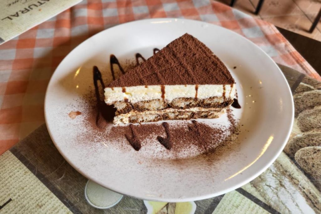 10 Tiramisu Terbaik di KL & Selangor 2025 11 Bel-Pasto-Pizza-Italian-Restaurant-
