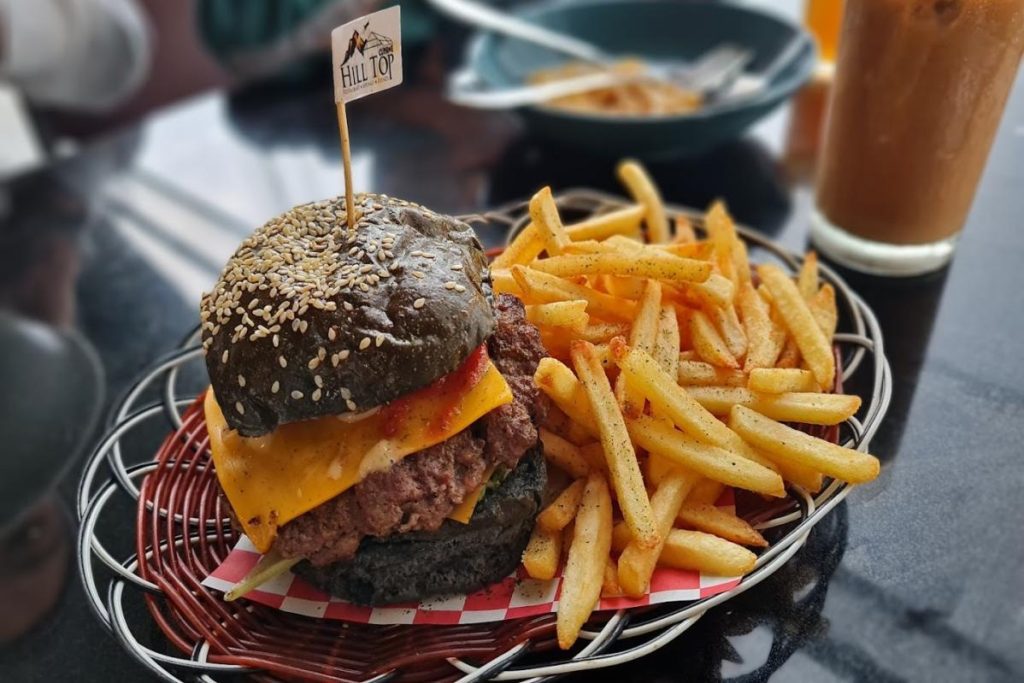 10 Aktiviti Menarik Untuk Dilakukan Berhampiran Sepang 2025 19 Dine-Enjoy-the-View-At-Hilltop-Cuisine-Kota-Warisan-