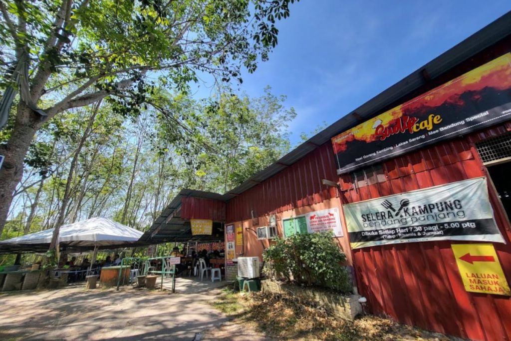 10 Aktiviti Menarik Untuk Dilakukan di Kuala Kangsar 2025 18 Enjoy-Local-Cuisine-At-Selera-Kampung-Bendang-Panjang-