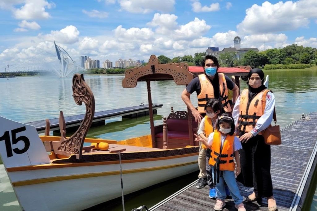 Top 10 Best Things To Do in Putrajaya 2025 14 Enjoy-a-Panoramic-View-While-Taking-the-Cruise-Tasik-Putrajaya-