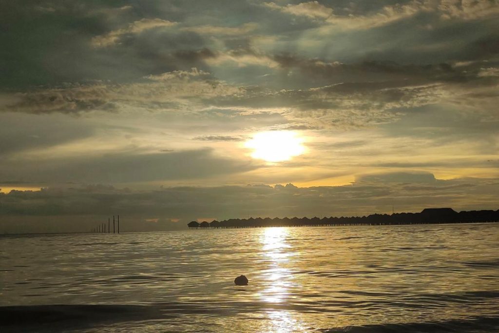 10 Aktiviti Menarik Untuk Dilakukan Berhampiran Sepang 2025 13 Enjoy-a-Quiet-Walk-At-the-Beautiful-Bagan-Lalang-Beach-