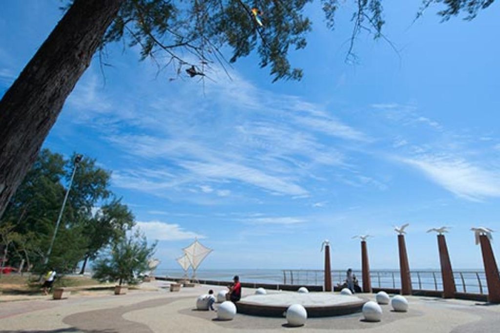 Top 10 Best Things To Do in Banting 2025 15 Enjoy-the-Cool-Breeze-At-Morib-Beach