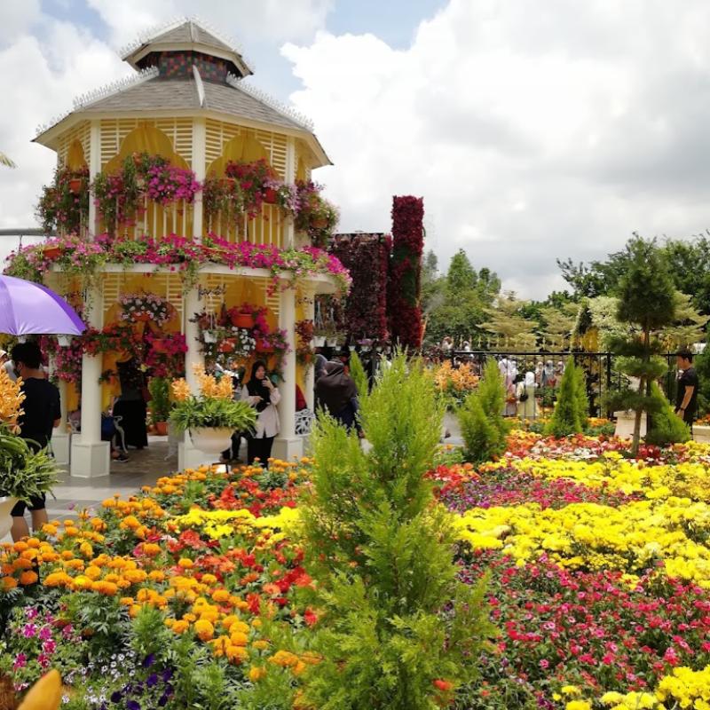 Top 10 Best Things To Do in Putrajaya 2025 16 Explore-the-China-Malaysia-Friendship-Garden-