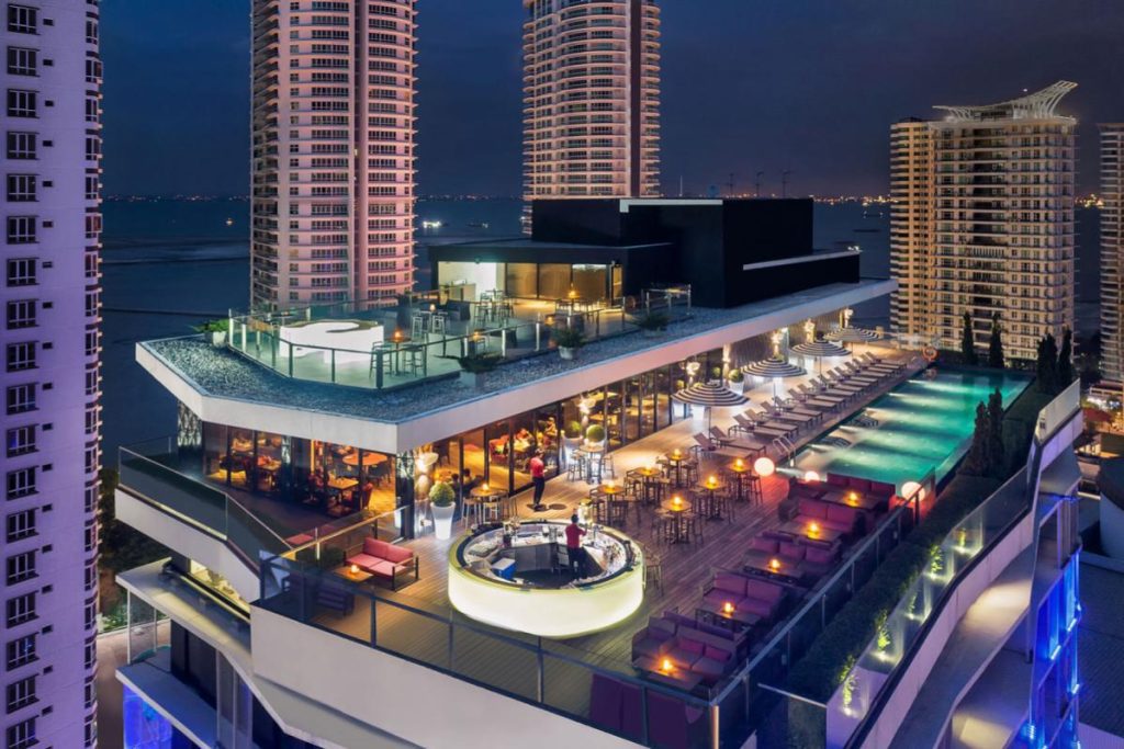 <strong>10 Bar Hotel Terbaik di Pulau Pinang 2025</strong> 18 G-Hotel-Gravity-Rooftop-Bar-