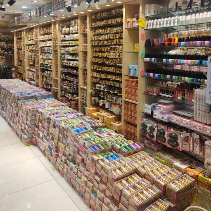 10 Aktiviti Menarik Untuk Dilakukan di George Town 2025 21 Go-Bargain-Hunting-At-Penang-Little-India-