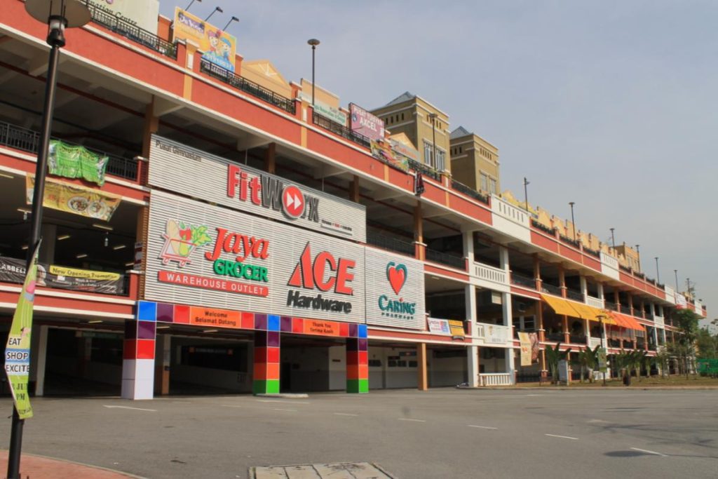 10 Kedai Runcit Terbaik di Shah Alam 2025 2 Jaya-Grocer-@-Plaza-Jelutong-