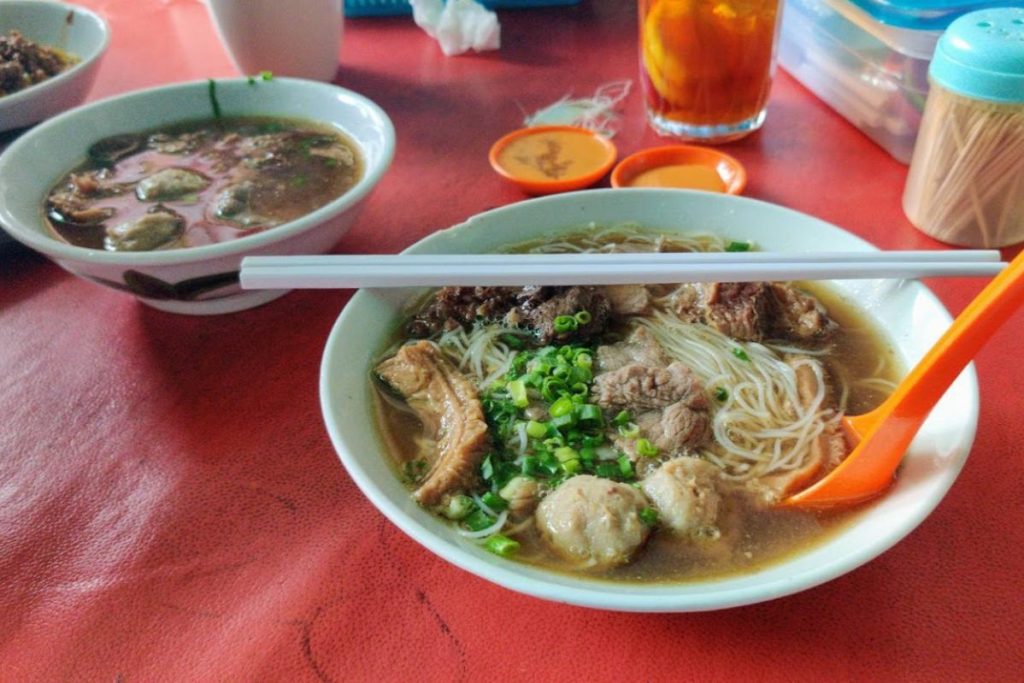 Top 10 Best Must-Try Foods in Sabah 2025 5 Kah-Hiong-Ngiu-Chap-