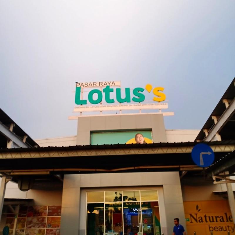 10 Kedai Runcit Terbaik di Rawang 2025 2 Lotuss-Rawang-