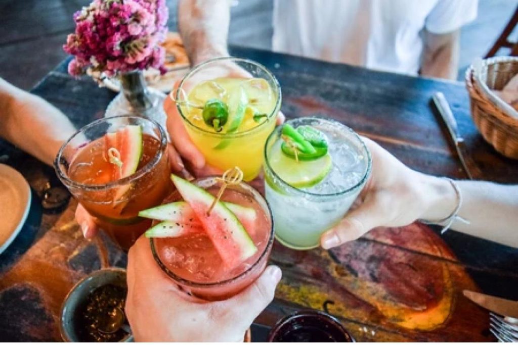 <strong>10 Bar Hotel Terbaik di Pulau Pinang 2025</strong> 11 Mercure-Penang-Beach-Bar-