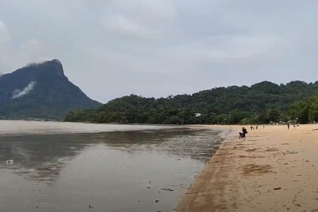 Top 8 Best Beaches in Kuching 2025 8 Pasir-Panjang-Beach-