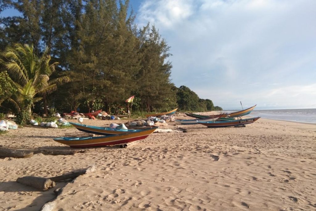 8 Pantai Terbaik di Miri 2025 11 Peliau-Beach-