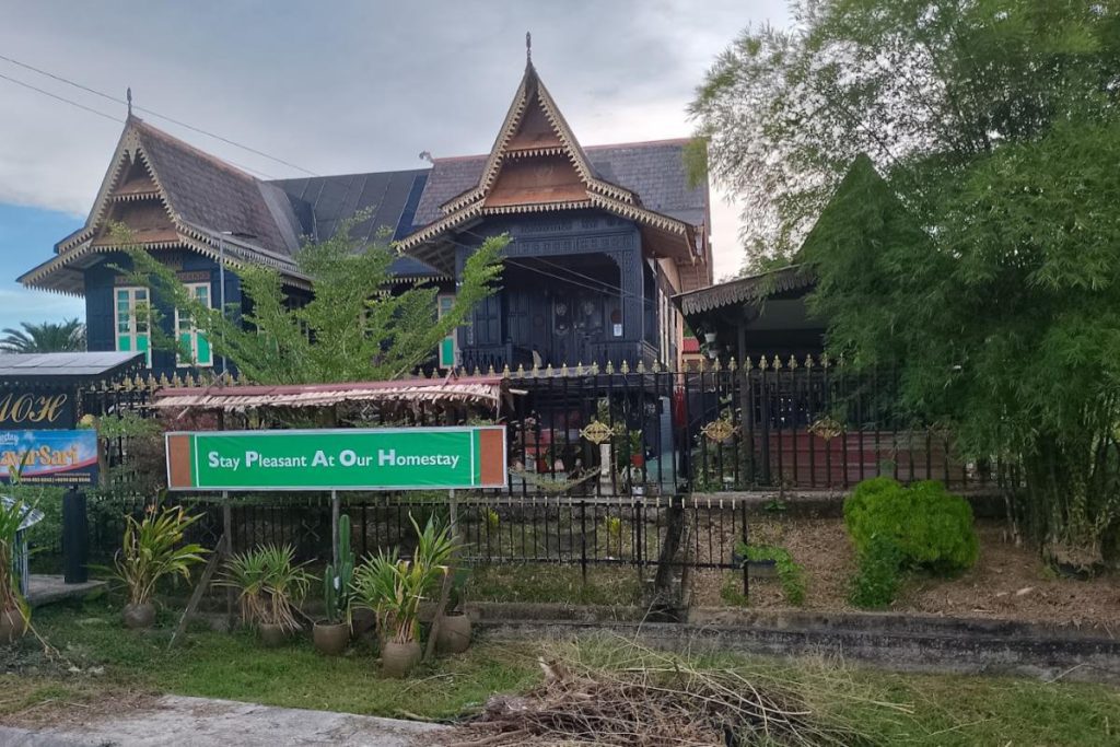 Top 8 Best Things To Do in Betong 2025 4 Rumah-Anjung-Layar-Sari-