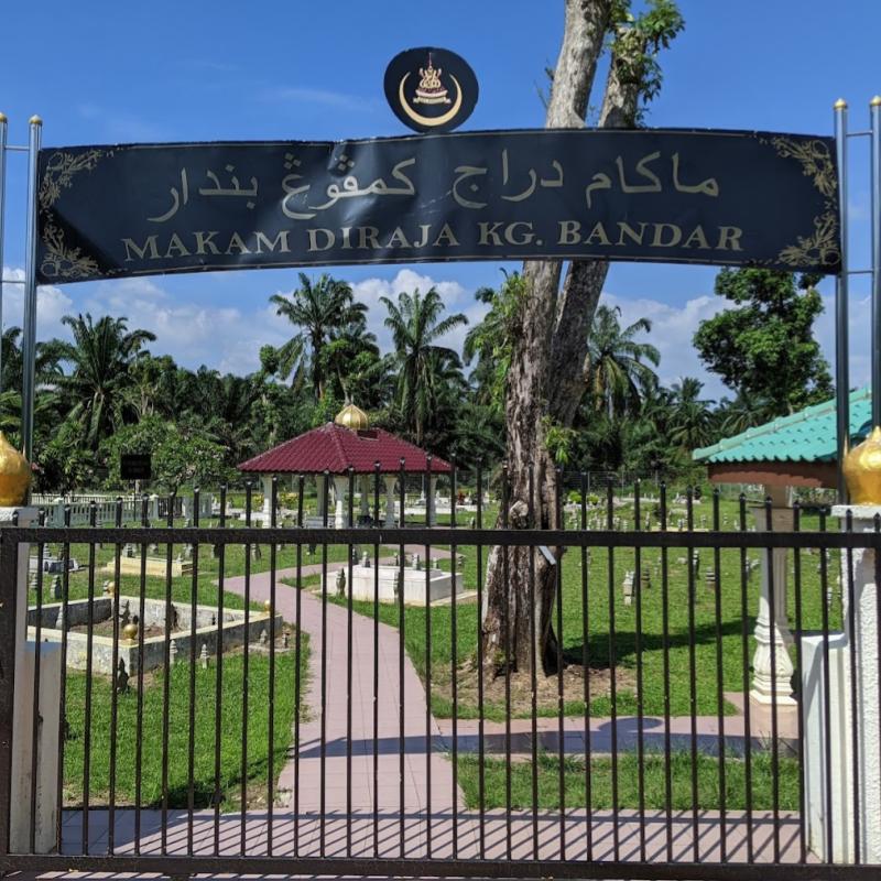 Top 10 Best Things To Do in Banting 2025 17 Stop-by-the-Makam-Diraja-Kg.-Bandar