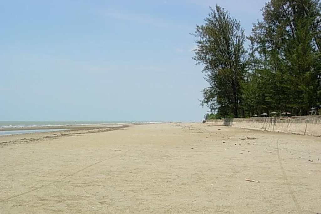 Top 8 Best Things To Do in Betong 2025 2 Tanjung-Kembang-Beach-