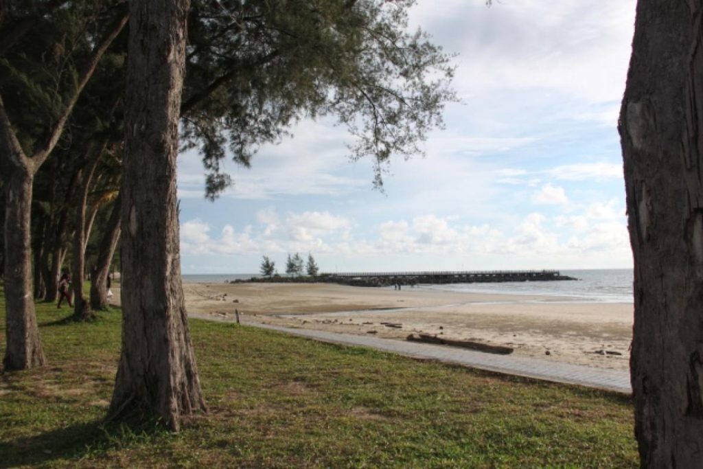8 Pantai Terbaik di Miri 2025 15 Tanjung-Lobang-Beach-