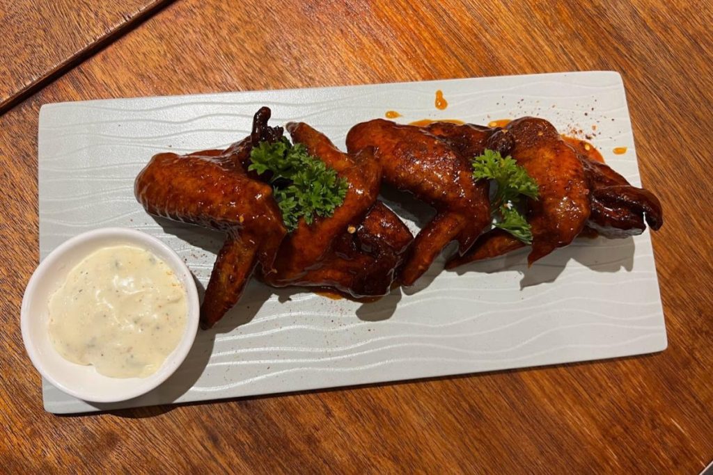 10 Kepak Ayam Terbaik di Pulau Pinang 2025 21 The-Black-Market-Penang-