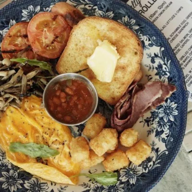 9 Big Breakfast Terbaik di Johor Bahru 2025 5 The-FOUNDERS-Cafe--