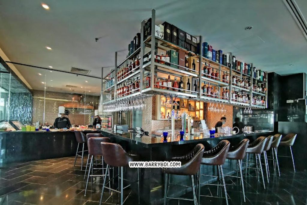 <strong>10 Bar Hotel Terbaik di Pulau Pinang 2025</strong> 2 The-Light-Hotel-Tree@III-Garden-Bar