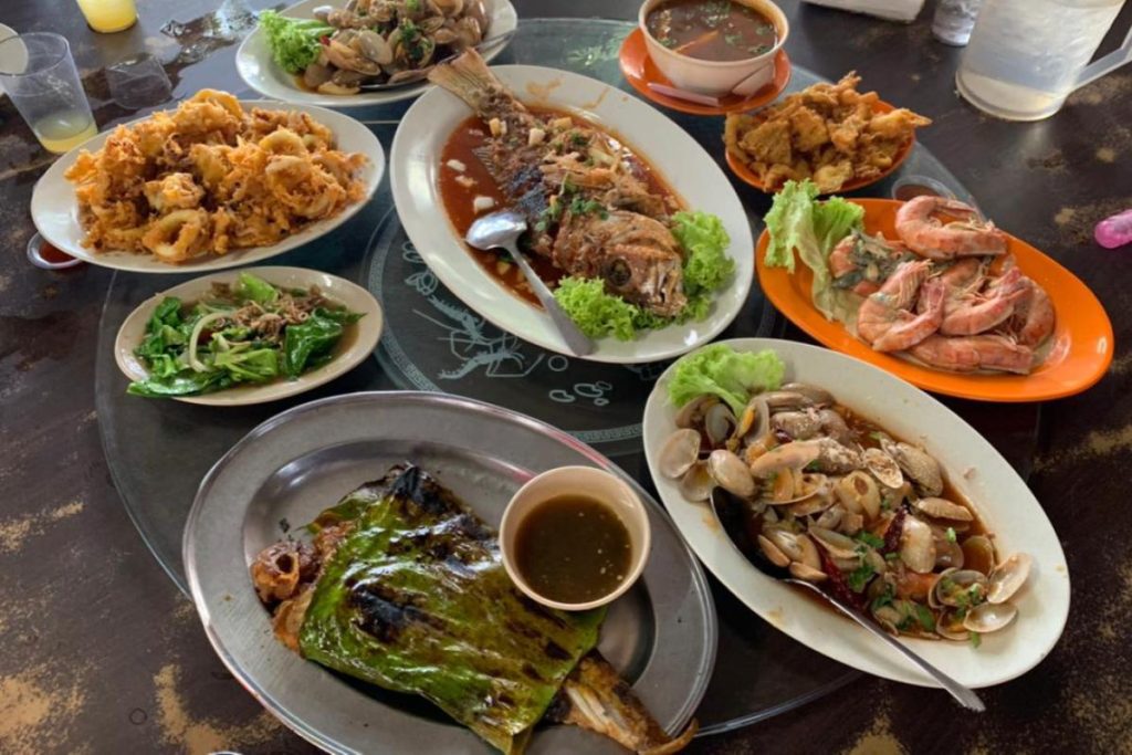 Top 10 Best Things To Do in Banting 2025 21 Try-Local-Cuisine-At-Juvita-Seafood-Restaurant