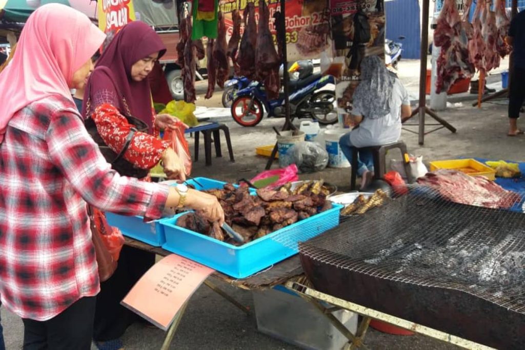 Top 10 Best Things To Do Near Alor Gajah 2025 20 Try-Local-Snacks-At-Pasar-Tani-Alor-Gajah-