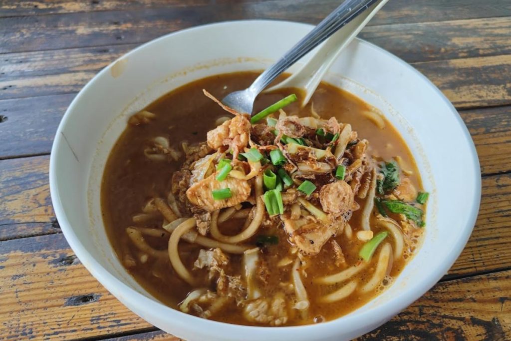 10 Aktiviti Menarik Untuk Dilakukan di Kuala Kangsar 2025 21 Try-the-Famous-Laksa-Pak-Ngah-Original-