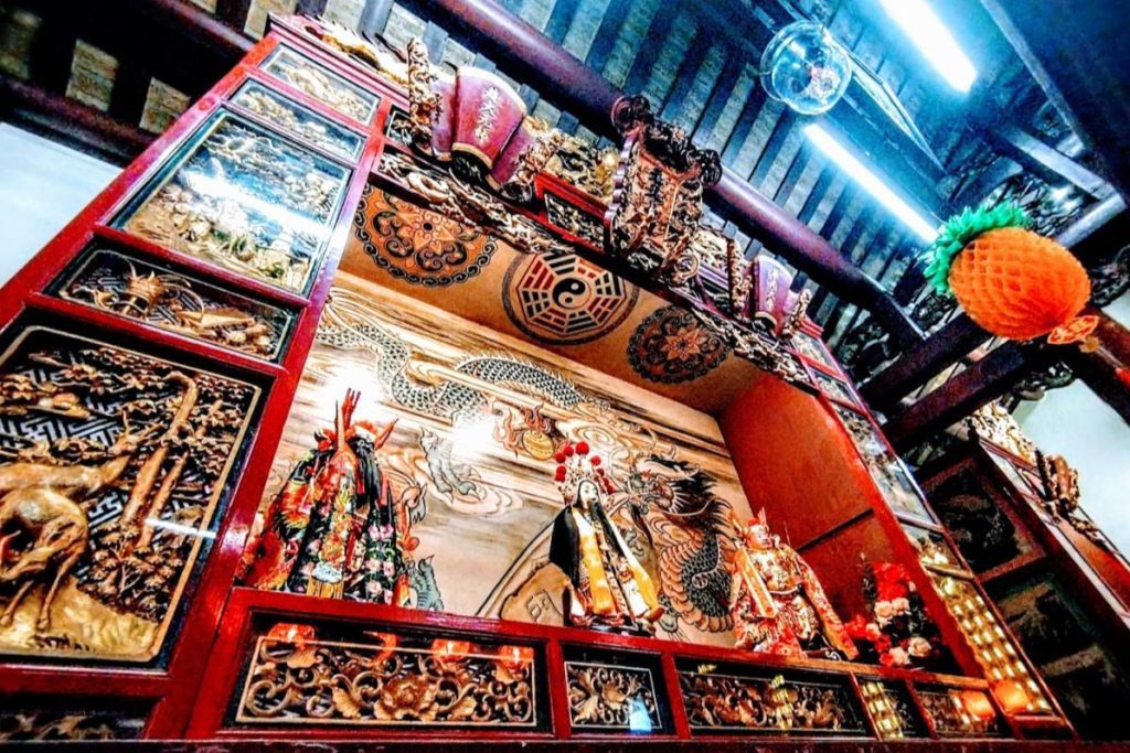 10 Aktiviti Menarik Untuk Dilakukan Berhampiran Pasir Gudang 2025 12 Visit-the-Johor-Ancient-Temple-