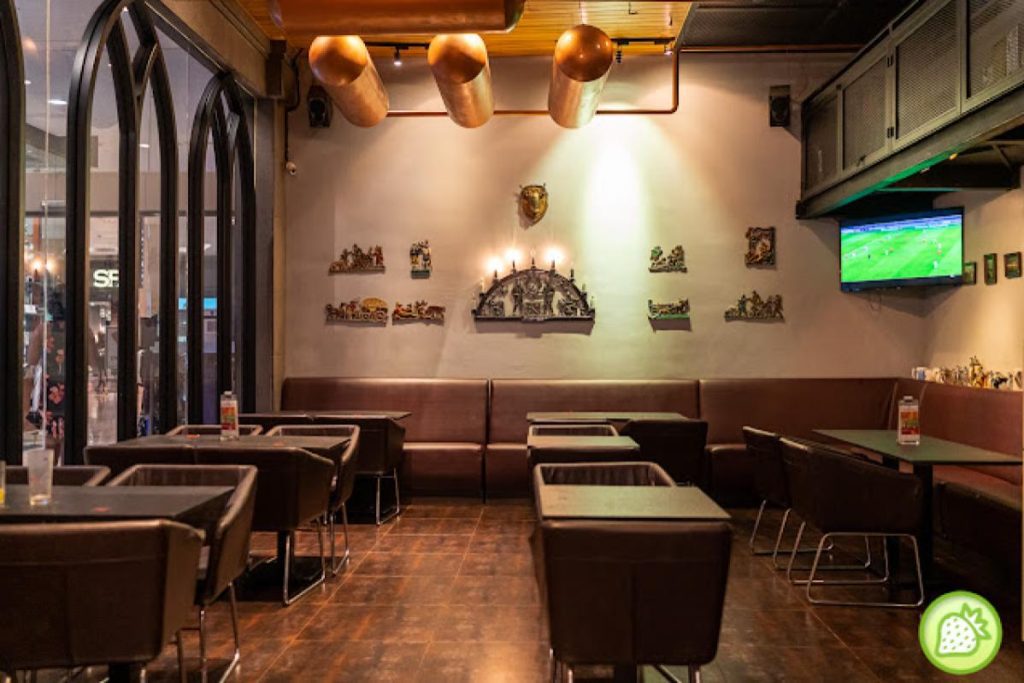 8 Restoran Jerman Terbaik di KL & Selangor 2025 10 Weissbrau-German-Bistro-and-Bar