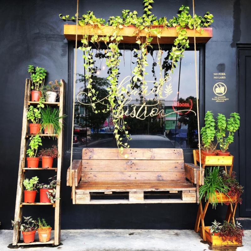 15 Kafe Terbaik di Johor Bahru 2025 12 Bloom-by-Mokmok-