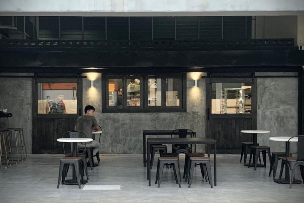 10 Kafe Terbaik di Bukit Jelutong 2025 18 Breakfast-Room