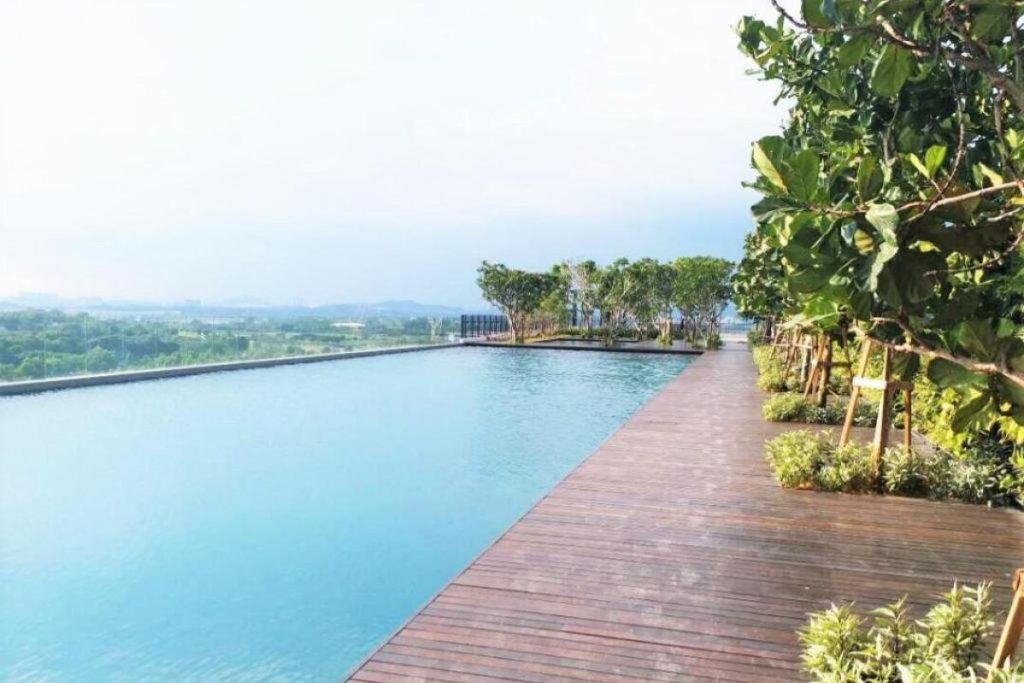 Top 10 Best Swimming Pool in Cyberjaya 2025 18 Centrus-Soho-Cyberjaya