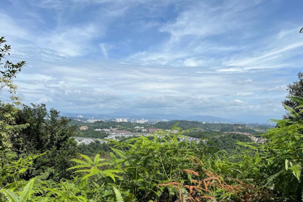 10 Tempat Mendaki Terbaik Berdekatan Puchong 2025 20 Damai-Utama-Trail-Peak