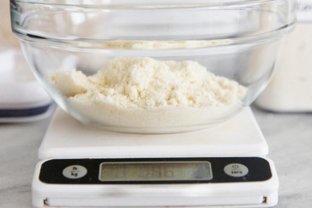 Master Sourdough Bread With These 5 Essential Tools 2 Digital-Scale-x-