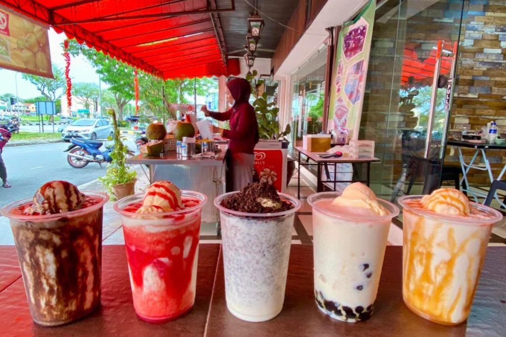 Top 10 Best Coconut Milkshake in Penang 2025 16 Ezys-Coconut-Cafe-