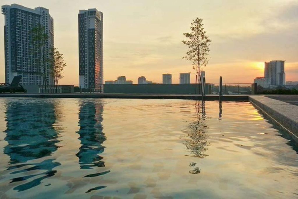 Top 10 Best Swimming Pool in Cyberjaya 2025 15 HYVE-Soho-Suites-