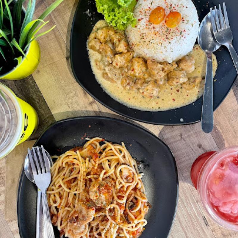 Top 5 Best Buttermilk Chicken in Penang 2025 9 He-She-Coffee-USM-Penang-