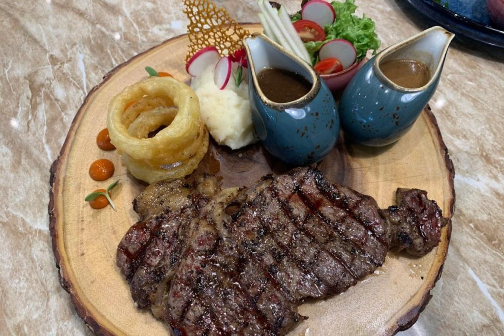 8 Makanan Barat Terbaik di Putrajaya 2025 11 House-of-Grill-by-Chef-Razman-