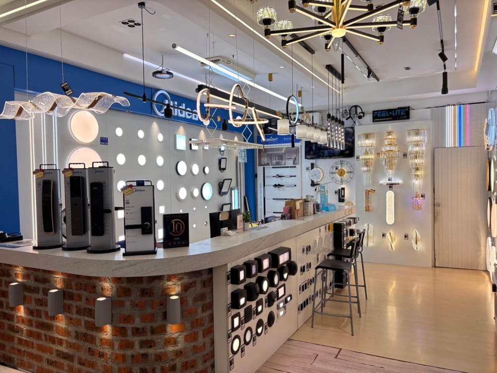 Top 8 Best Lighting Stores in Ipoh 2025 3 Inside store of Mr. Lite