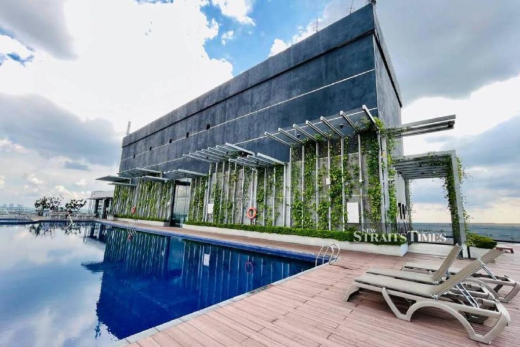 Top 10 Best Swimming Pool in PJ 2025 18 Le-Meridien-Petaling-Jaya