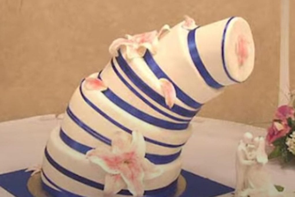 Funniest Wedding Cake Fails | Expectation Is Far From Reality 17 Leaning-Tower-of-Cake -x-