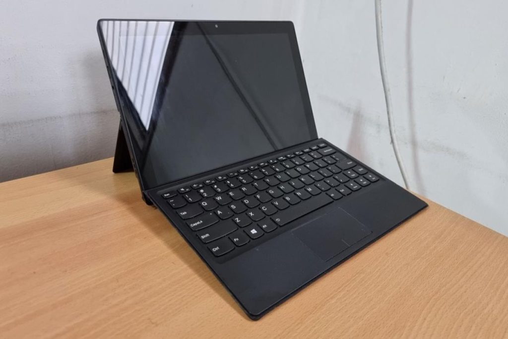 Top 10 Best 2-in-1 Laptops in Malaysia 2025 4 Lenovo-Ideapad-Miix-