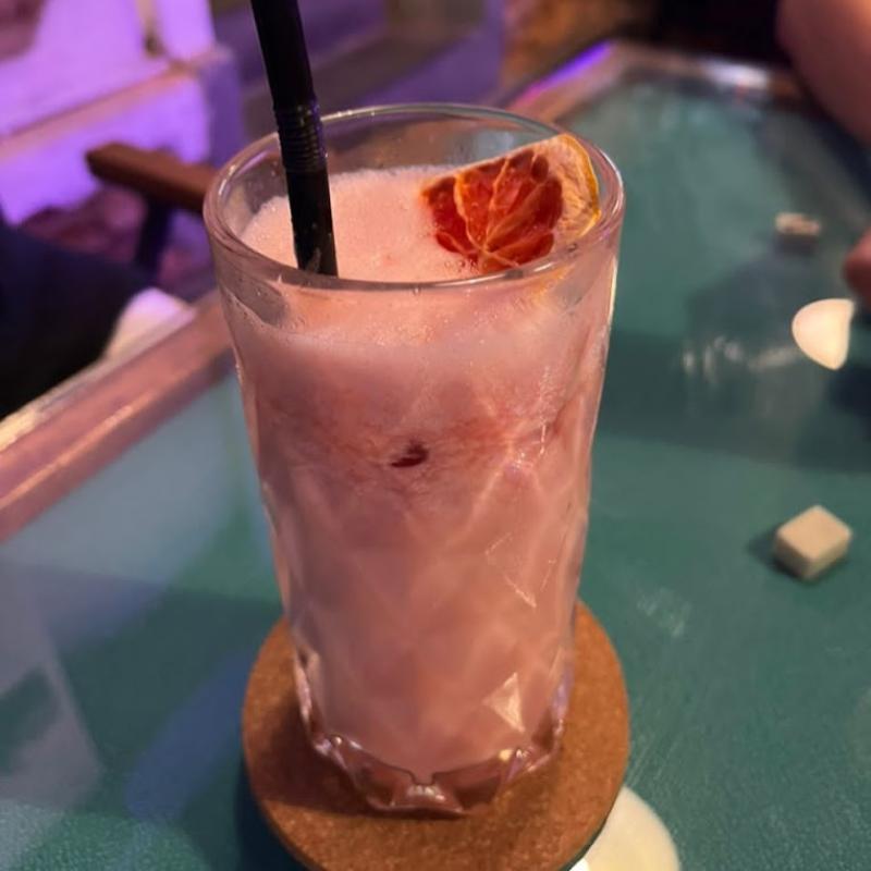 7 Smoothies Terbaik di Johor 2025 5 Merah-Kitchen-Bar--