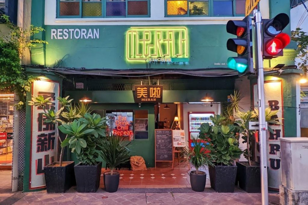 7 Smoothies Terbaik di Johor 2025 4 Merah-Kitchen-Bar