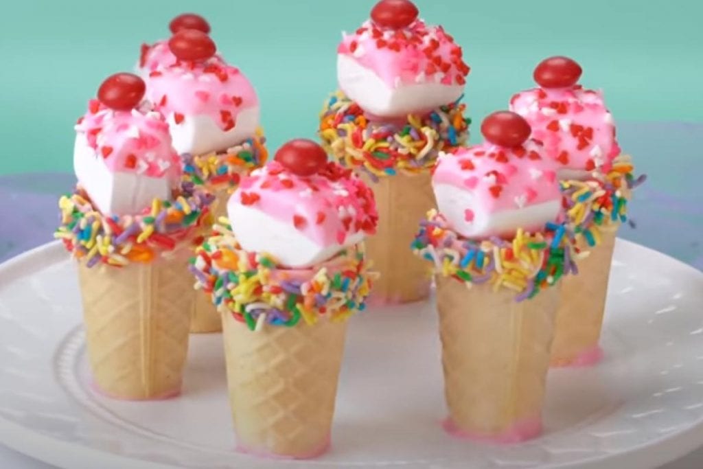 12 Easy & Quick Decorating and Dessert Ideas | Simple Tutorial 14 Mini-Marshmallow-Cones-x-