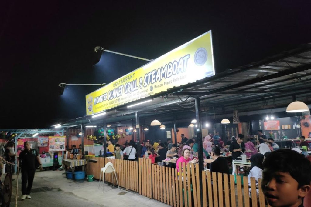 Top 8 Best Steamboat Restaurants in Shah Alam 2025 2 Monster-Planet-Grill-Steamboat