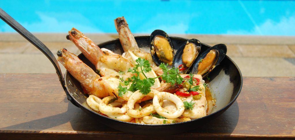 20 Restoran Terbaik di Petaling Jaya 2025 33 Out-of-Africa-Restaurant-Kudu-Bar-