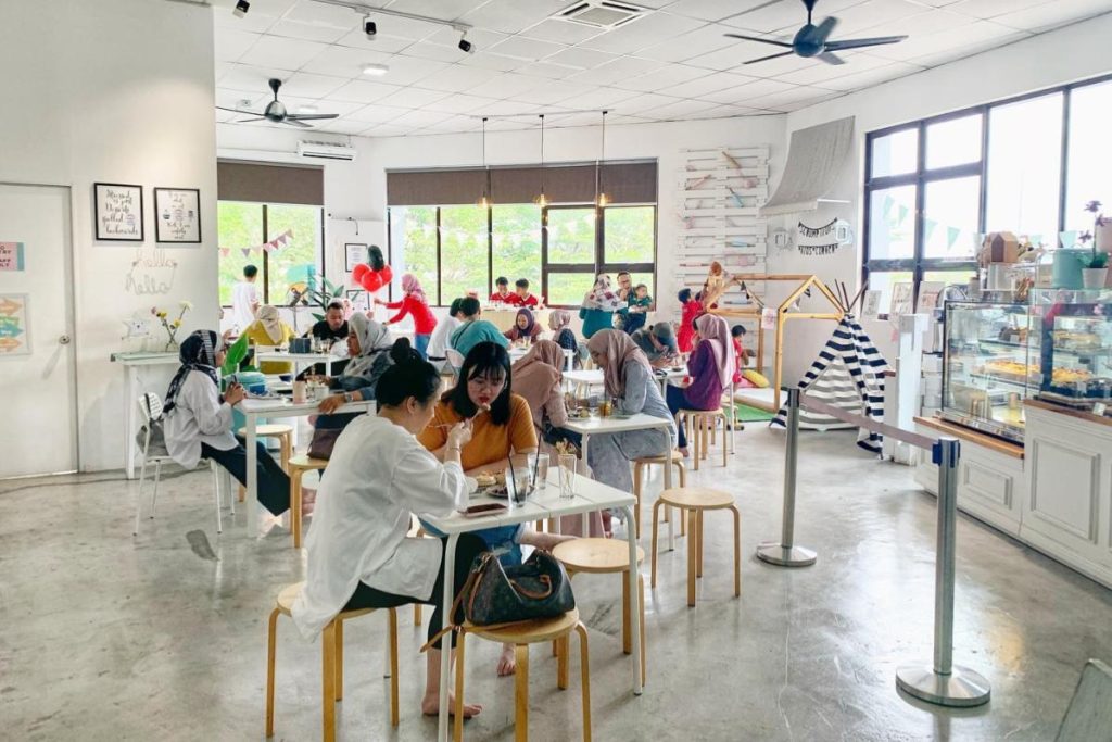 10 Kafe Terbaik di Bukit Jelutong 2025 10 Scrumptious-Sugar-