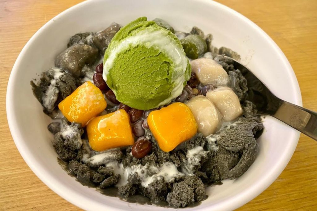Top 8 Best Desserts in Sunway 2025 3 Snowflake-