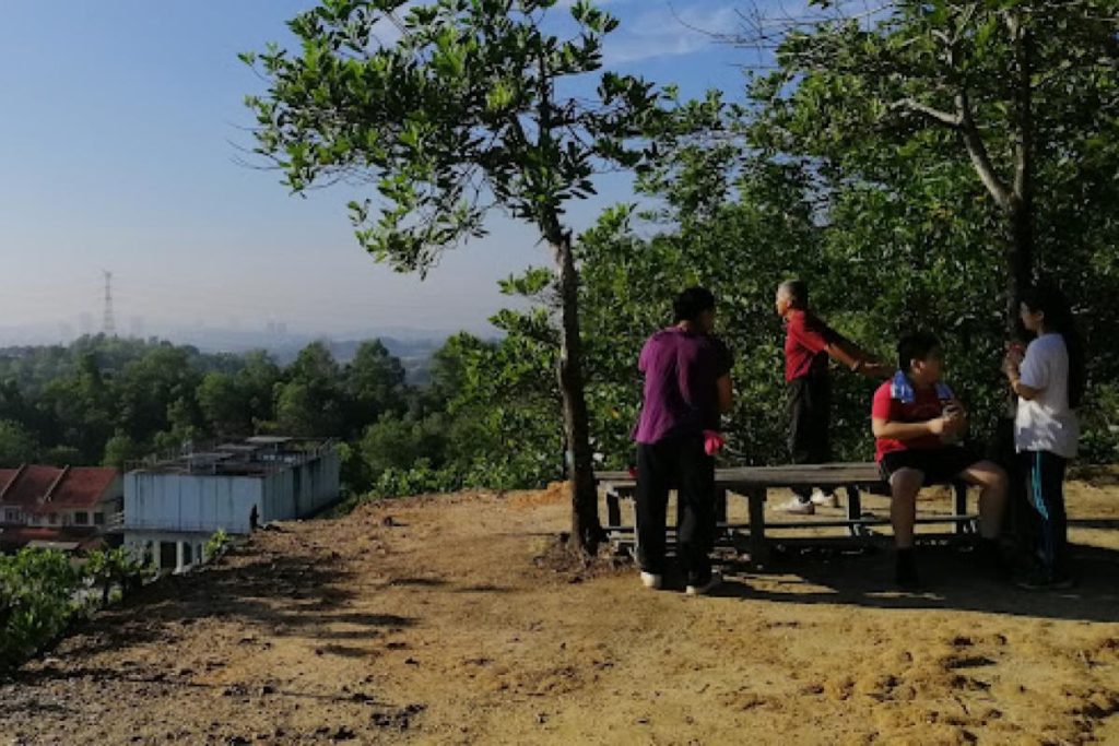 10 Tempat Mendaki Terbaik Berdekatan Puchong 2025 17 Sunrise-Peak-