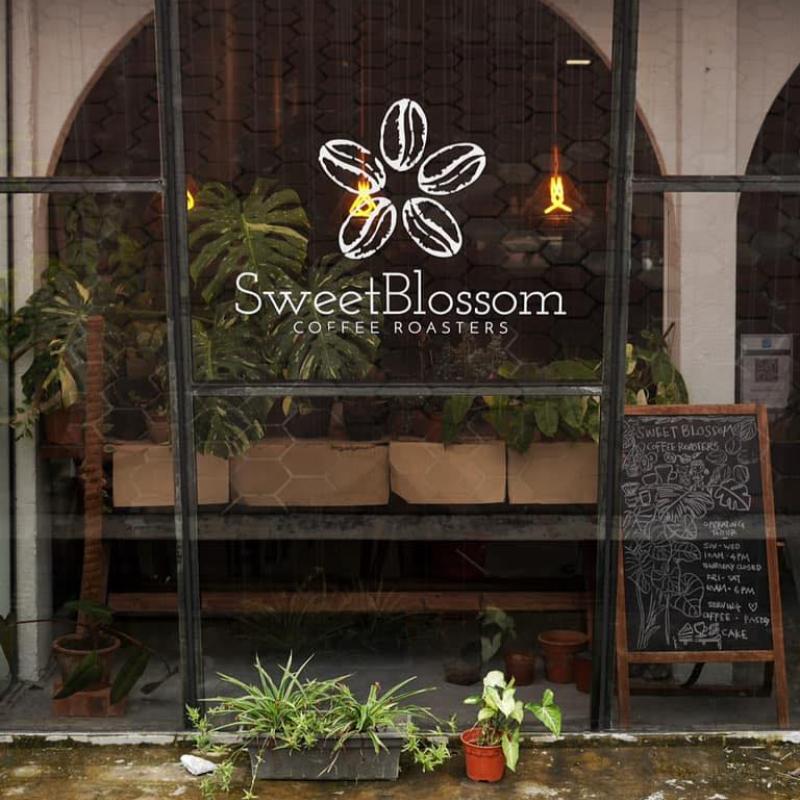 15 Kafe Terbaik di Johor Bahru 2025 26 Sweet-Blossom-Coffee-Roasters-