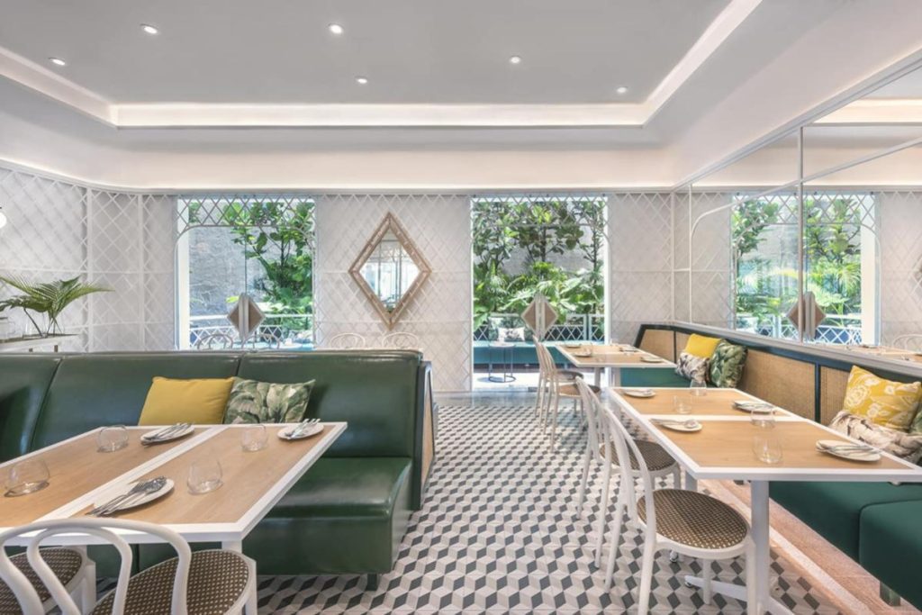 <strong>15 Bufet Terbaik Untuk Dilawati di Penang 2025</strong> 20 The-Glasshouse-